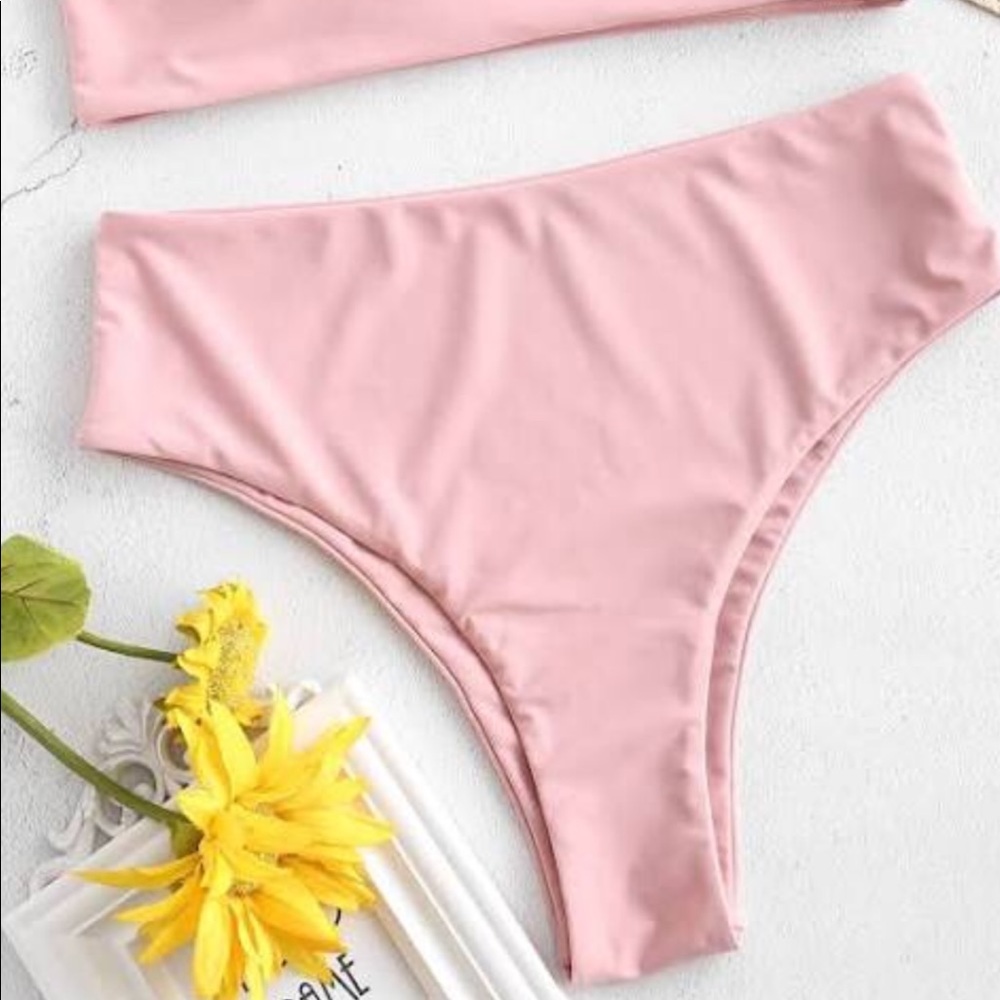 Cheeky bottom bandeau top